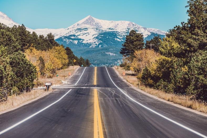 highway-at-autumn-in-colorado-usa-2026-03-09-08-13-32-utc